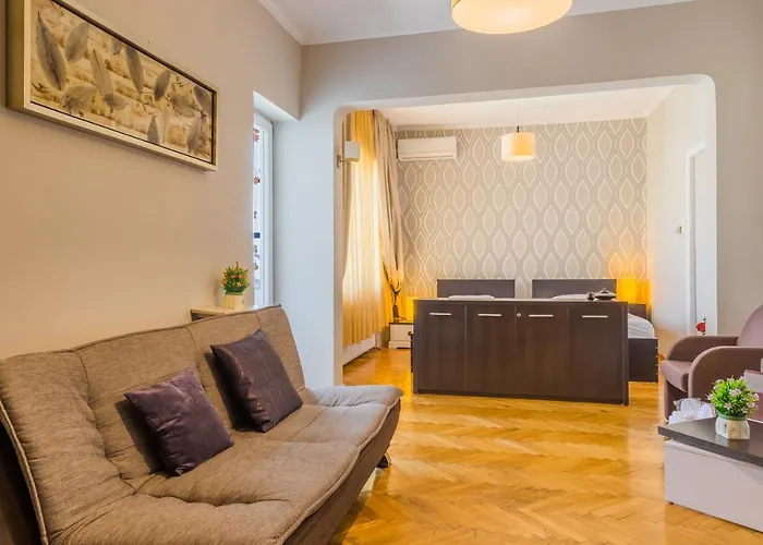 Palace Cismigiu Park Bukarest